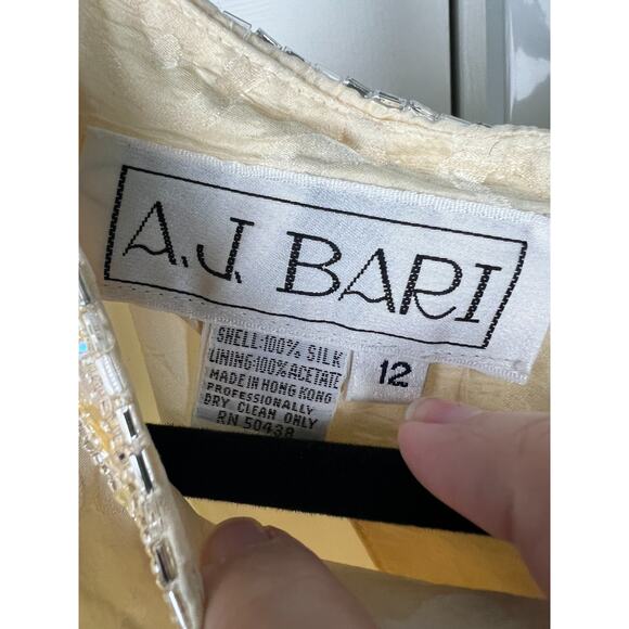 A.J. Bari Silk Cream Brocade Gold Sequin Formal Evening Dress Size 12 - Picture 2 of 11